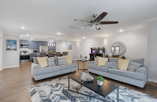 Irving Apartment | Blue Mirage! 5 Star Comfort-Pool Table Arcades