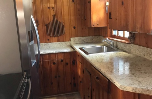 Pemaquid Point Cottage | Blue Moon Cottage near scenic Pemaquid Point Lighthouse 2 Bedrooms Ocean View