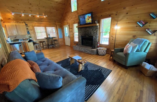 Blue Ridge Cabin | Blue Moon in Blue Ridge
