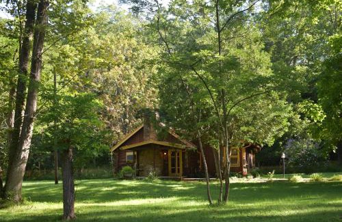 Helmsburg House | Blue Moon Log Cabin