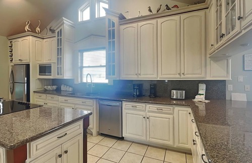 Isla Del Sol House | Blue Moon | Waterfront Home near the Beach.