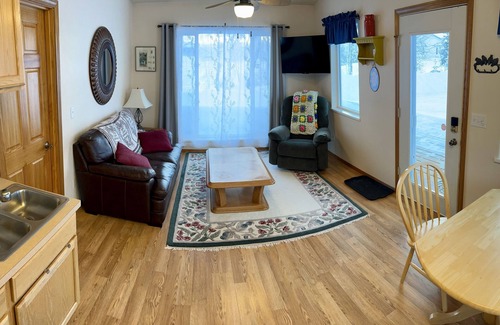 Anchorage Cabin | Blue Moose Cottage - A peaceful paradise of Alaskan awe and allure.