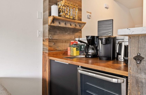 The Blue Mountains Condo | Blue Mountain Ski In/Out, 2 Bedroom, Sleeps 8 - Cachet Crossing