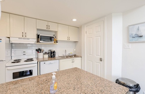 Craigleith Apartment | Blue Mountain Studio Oasis
