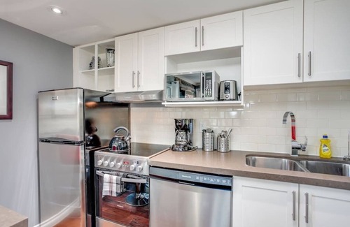 Craigleith Condo | Blue Mountain Luxury Studio - Crave TV