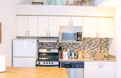Craigleith Condo | Blue Mountain, Collingwood Loft Condo, Sleeps 4