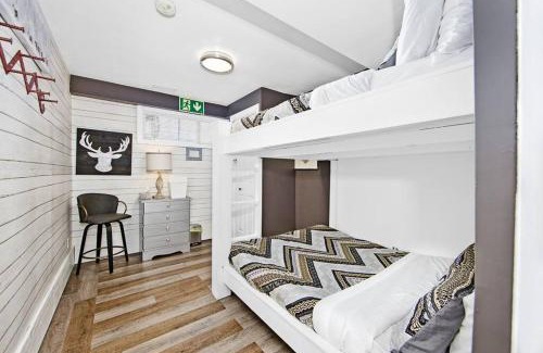 The Blue Mountains Ski Chalet | Blue Mountain Chalet by Southwestern Chalets