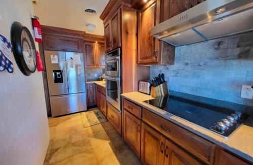 Penhook House | Blue Mountain Cottage: Mountain View, Wifi, 2 Kayaks, Cornhole, Firepit, Sandy Beach,
