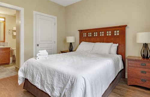 The Blue Mountains House | Blue Mountain Getaway Located on Golf Course