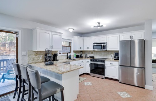 East Stroudsburg House | Blue Mountain Lake Retreat: Pool, Hot Tub, Lake
