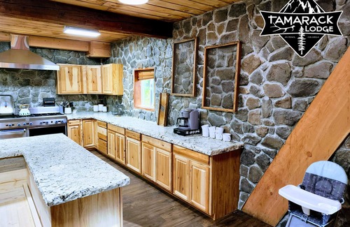 Weston Cabin | Blue Mountain Lodge with Hot Tub