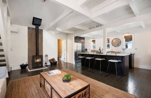 Glencoe Cabin | Blue Mountain Loft - A Unique Jewel In The Trees