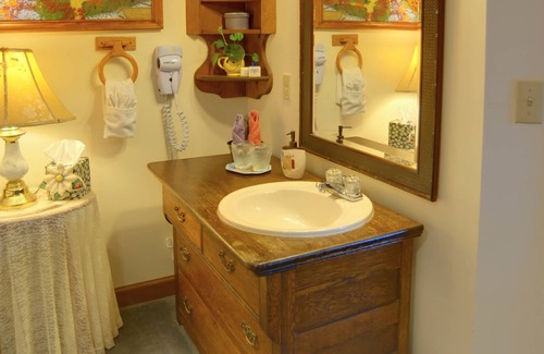 Sevierville Bed & Breakfast | Blue Mountain Mist Country Inn & Spa