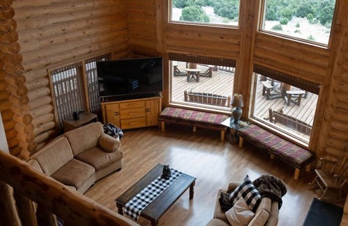 Newcastle House | Blue Mountain Ranch | 7 Bedrooms | Sleeps 20