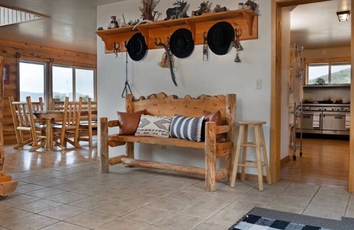 Newcastle House | Blue Mountain Ranch | 7 Bedrooms | Sleeps 20