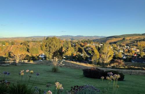 Lawrence House | Blue Mountain View