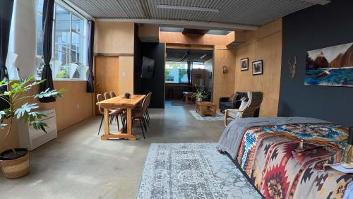 Tapanui Apartment | Blue Mountains Loft, Tapanui