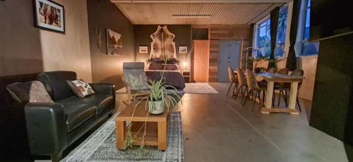 Tapanui Apartment | Blue Mountains Loft, Tapanui