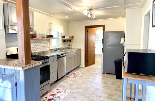 Frederica House | Blue Oar House