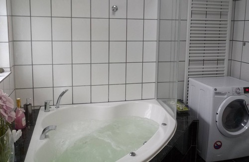 Germersheim Apartment | Blue Oasis apartment, live - dream - feel good with massage chair & Netflix