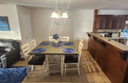 Edinburg House | Blue Oasis: Central Escape