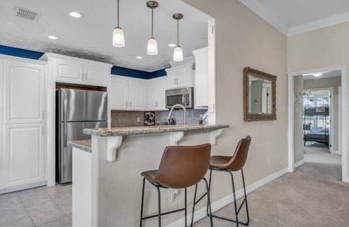 Wellborn House | Blue Oasis Close to Kyle Fieldn