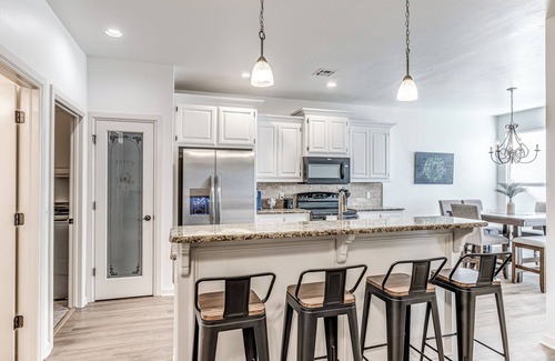 South Oklahoma City House | Blue Oasis Home - Sleeps 12