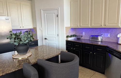 Tomball House | Blue Oasis Retreat w/heated pool & spa + playroom
