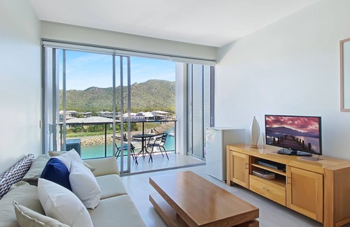 Nelly Bay Apartment | Blue on Blue Studio Room 1322