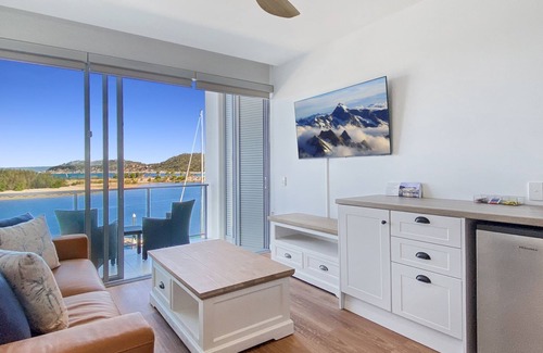Nelly Bay Apartment | Blue on Blue Studio Room 1362