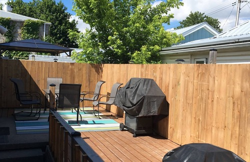 Port Stanley Cottage | Blue on William - only a minute walk to the beach!