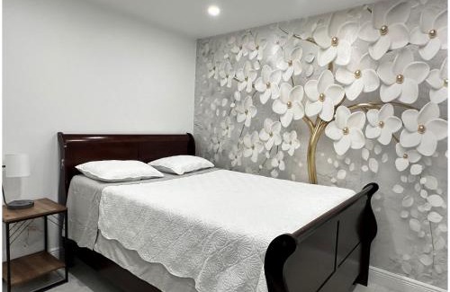Citrus Park House | Blue Orchid Escape - 2 Bedrooms 2 Queen Beds