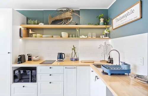 Gold Coast Apartment | Blue Palms By The Beach - Pool, spa, king bed
