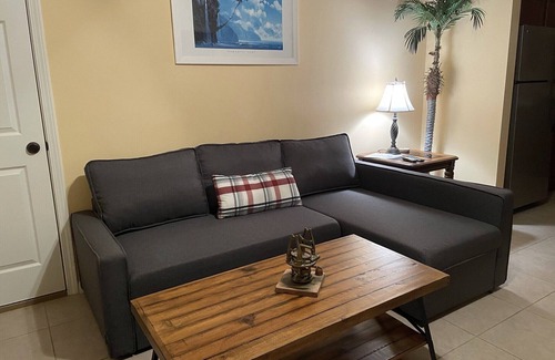 Hollister Apartment | Blue Paradise 101A 1/1