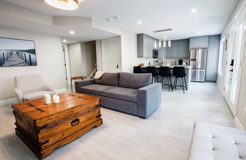 Grand Bend House | *Blue Pearl Beach House* in Grand Bend nLower Unit