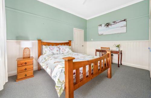 Old Bar House | Blue Pearl - Old Bar Holiday Rentals