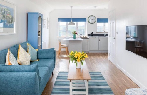 Mevagissey House | Blue Pebble - Chic and comfortable retreat, near coastal path and local beaches