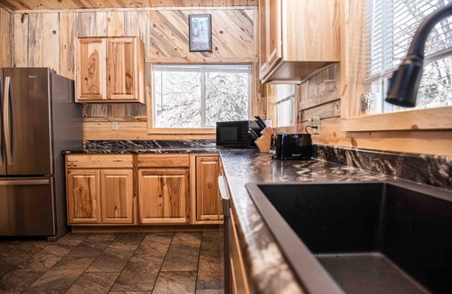 Keystone Apartment | Blue Pine Suite near Mt. Rushmore. Clean and spacious 2 bed/2bath apartment