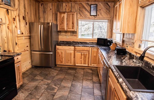 Keystone Apartment | Blue Pine Suite near Mt. Rushmore. Clean and spacious 2 bed/2bath apartment