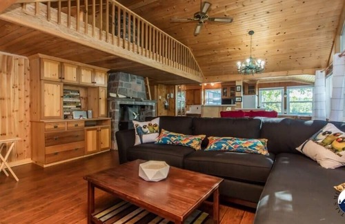 Georgian Bay House | Blue Point cottage on Little Go Home Bay