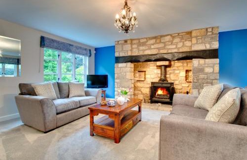 Waren Mill House | Blue Poppy House