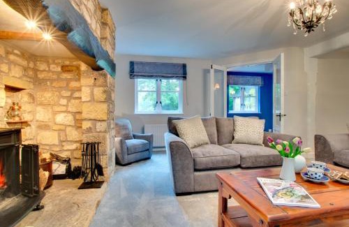 Waren Mill House | Blue Poppy House