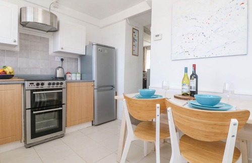 Pendeen Cottage | BLUE REEF COTTAGE, family friendly, with open fire in Pendeen