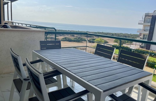 Bafra Apartment | Blue Retreat Suite by the Sea