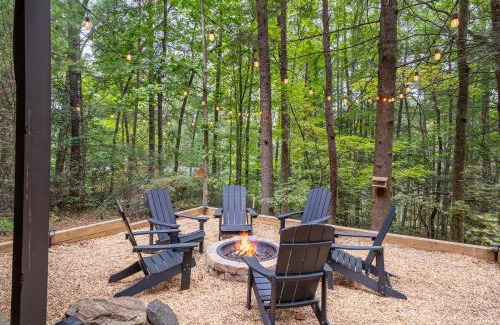 Cashes Valley House | Blue Ridge Cabin Near Downtown Fire Pit and Hot Tub