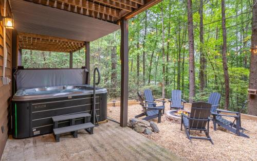 Cashes Valley House | Blue Ridge Cabin Near Downtown Fire Pit and Hot Tub