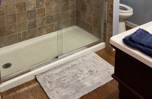 West Jefferson Apartment | Blue Ridge Dreams Luxury Downtown Apartment