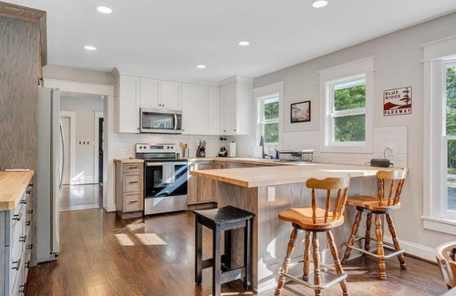 Roanoke House | Blue Ridge Farmhouse near Roanoke