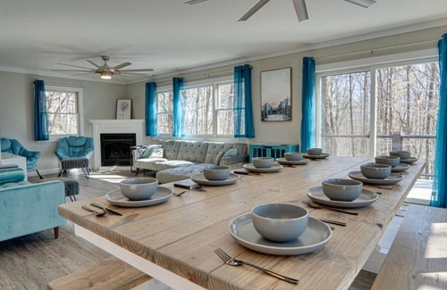 Lake Toxaway House | Blue Ridge Hideaway at Lake Toxaway with Hot Tub