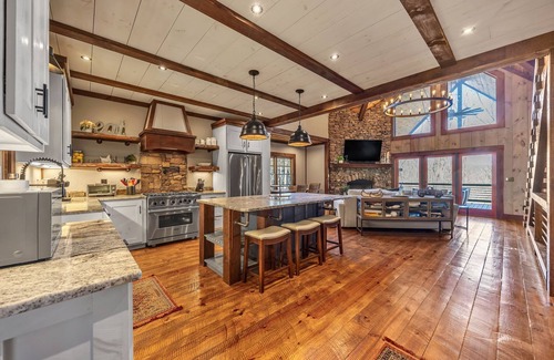 Necowa Cove House | Blue Ridge Lake Retreat w/Hot Tub + All King Beds